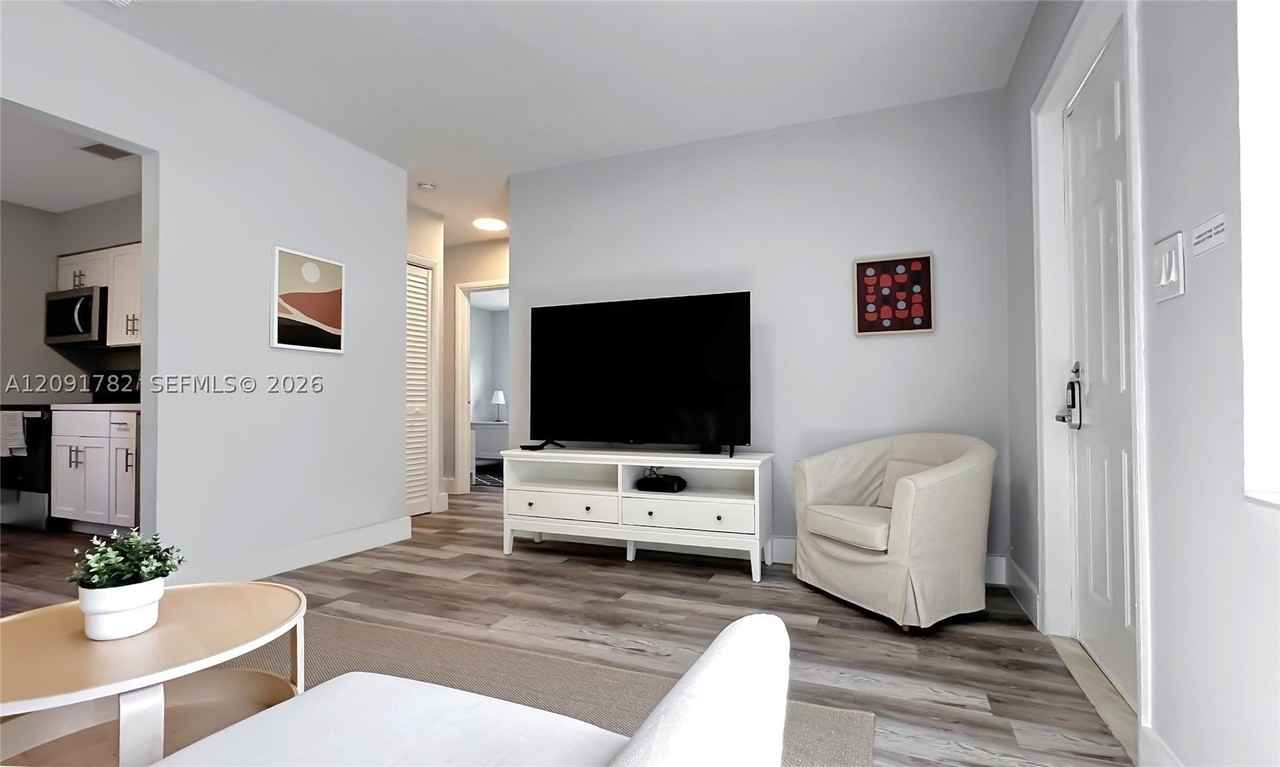 528 Sw 4th Ave #A - Photo 6 of 42