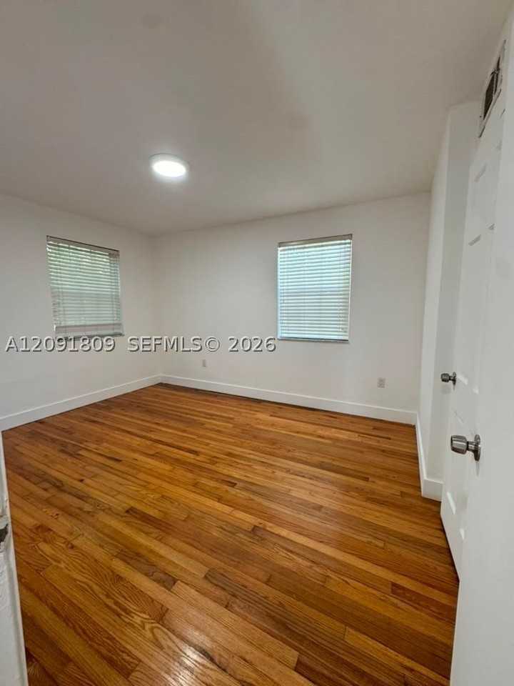 15 Sidonia Ave #2 - Photo 3 of 12