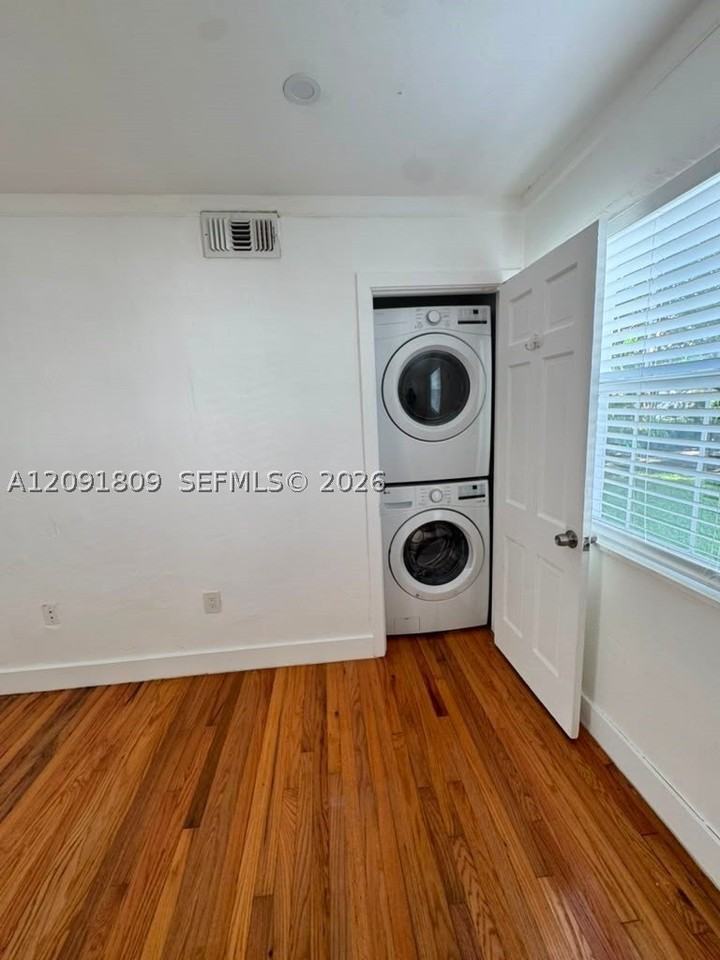 15 Sidonia Ave #2 - Photo 5 of 12