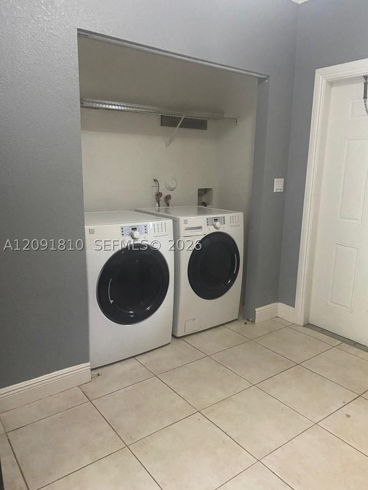9752 Nw 26th Ave #9752 - Photo 4 of 14