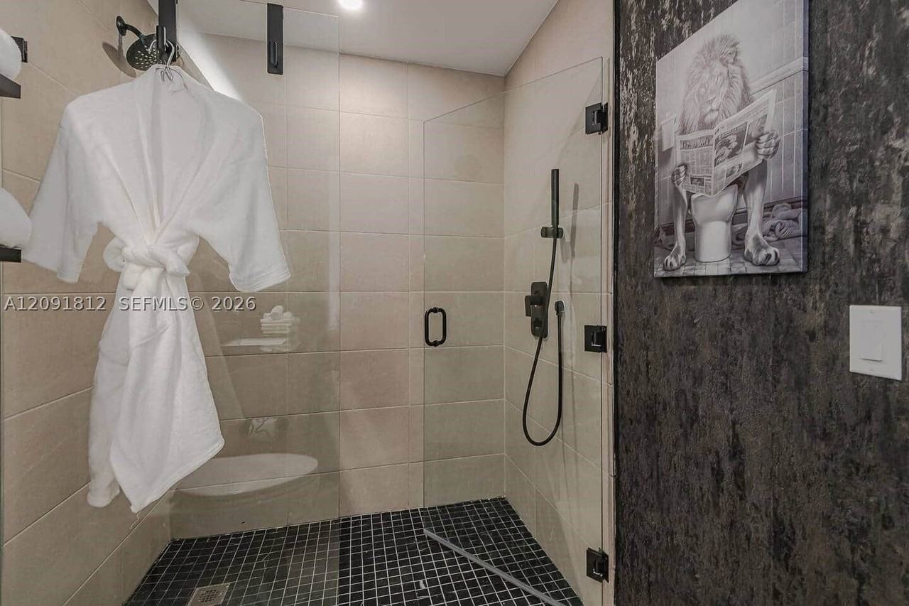 225 Ne 2nd St #3102 - Photo 7 of 21