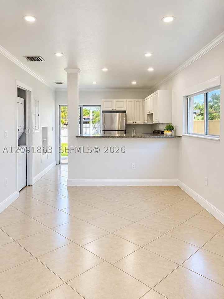 5945 Nw 38th St #5947 - Photo 4 of 9