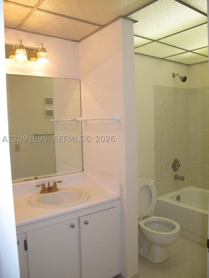 9940 S Belfort Cir #203 - Photo 5 of 6