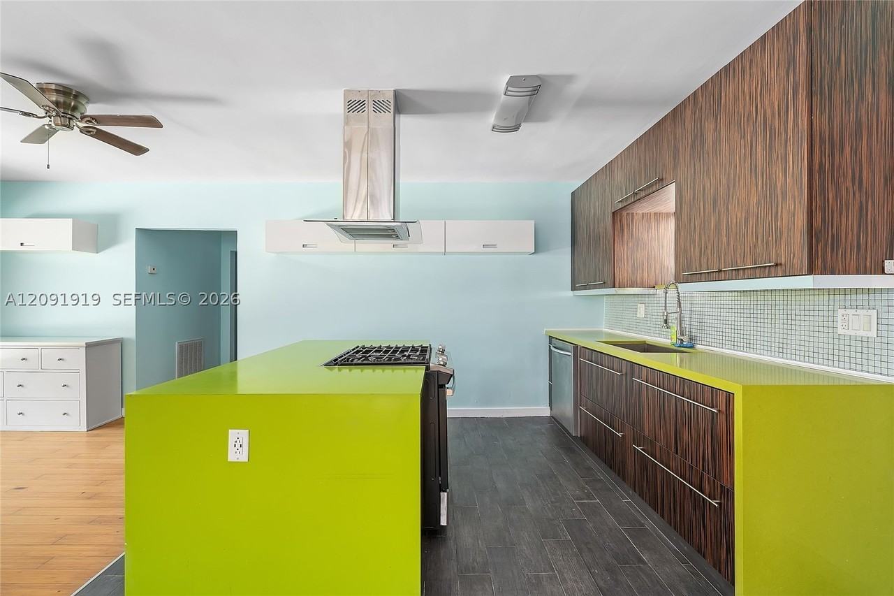 1600 Ne 110th Ter #1600 - Photo 4 of 41