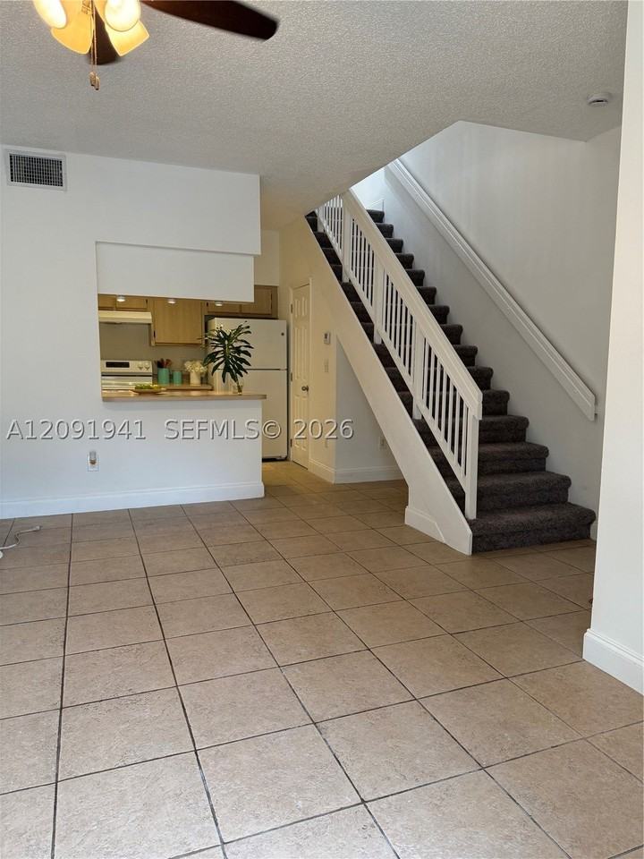 18322 Nw 68th Ave #B - Photo 5 of 16