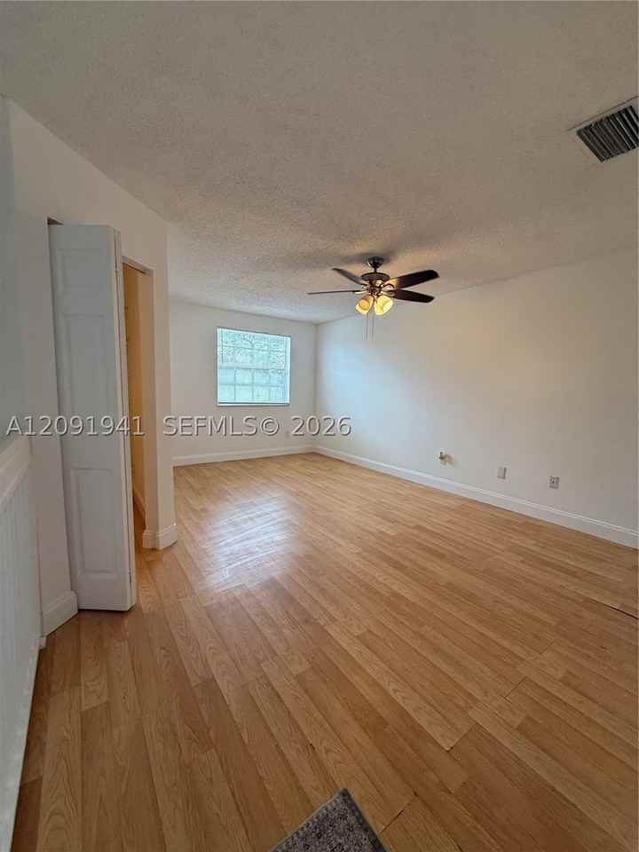 18322 Nw 68th Ave #B - Photo 7 of 16