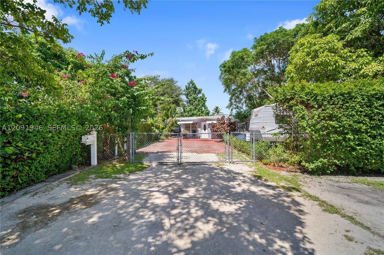 1741 Ne 178th St #B - Photo 2 of 12
