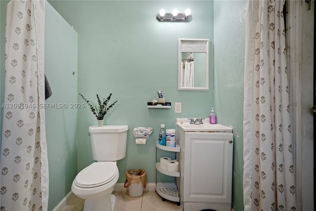 1741 Ne 178th St #B - Photo 7 of 12