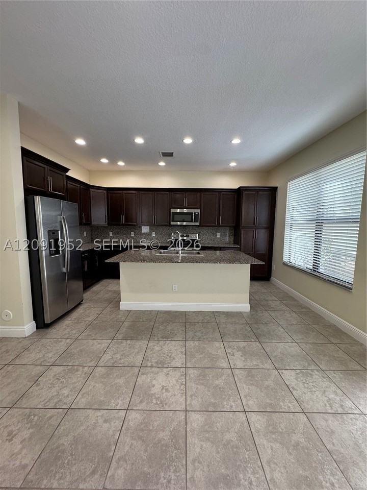 130 Nw 209th Trl #130 - Photo 4 of 26