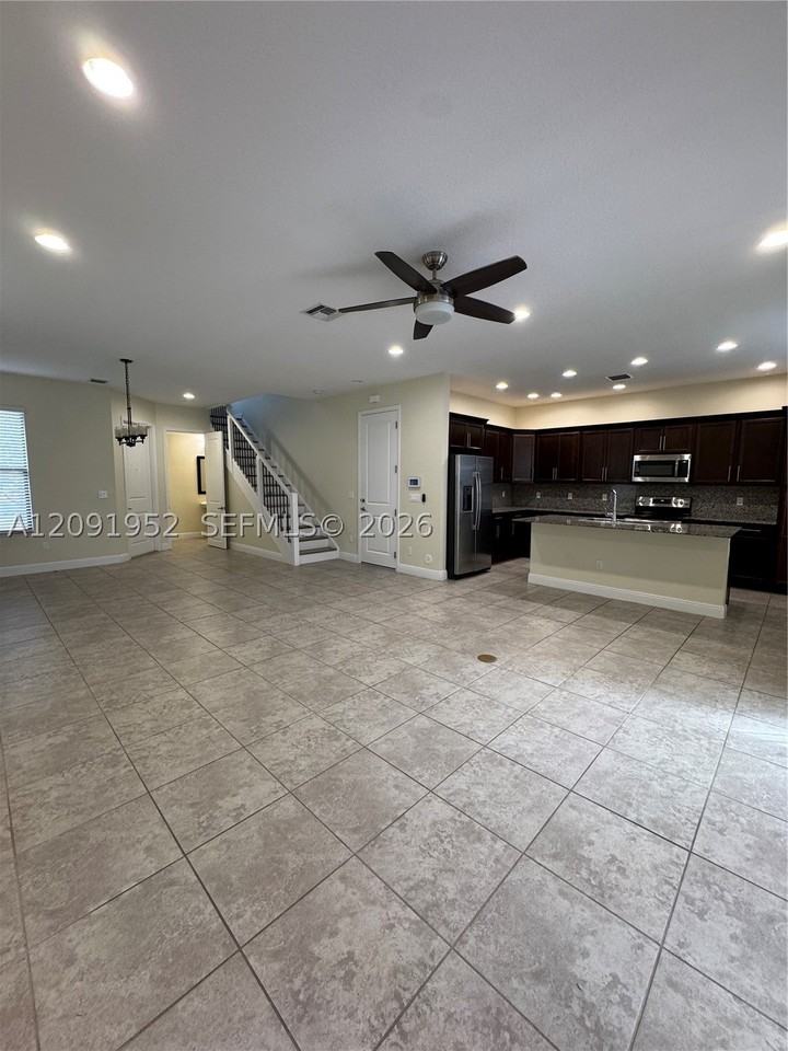 130 Nw 209th Trl #130 - Photo 6 of 26