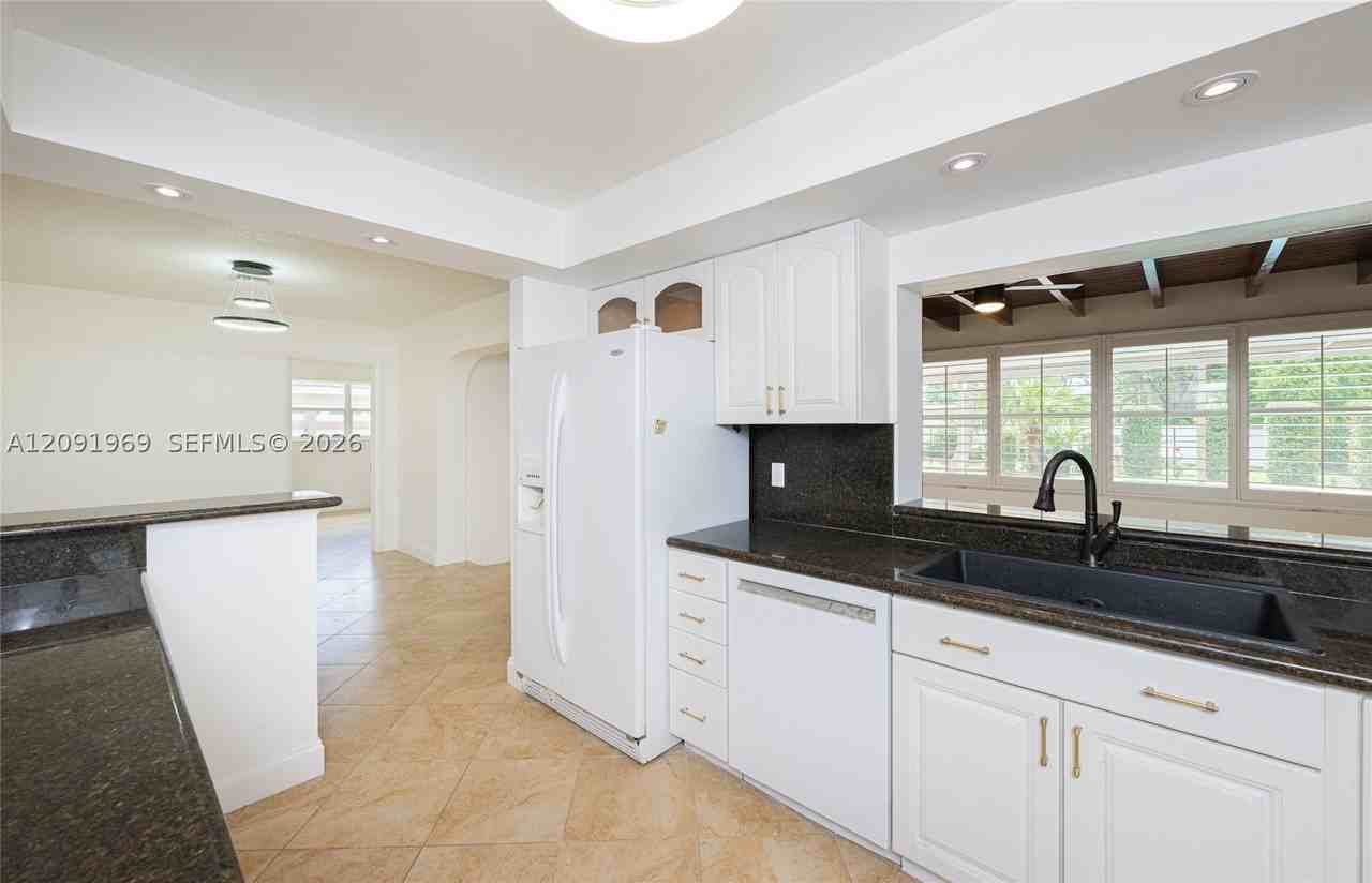 4710 W Park Rd #0 - Photo 7 of 50