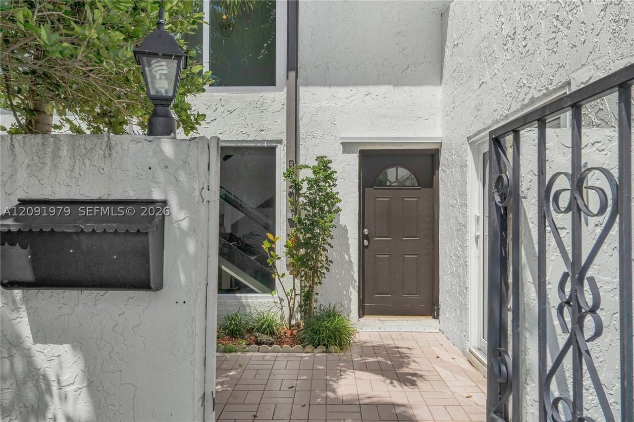 11333 Sw 69th Ln #11333 - Photo 3 of 29