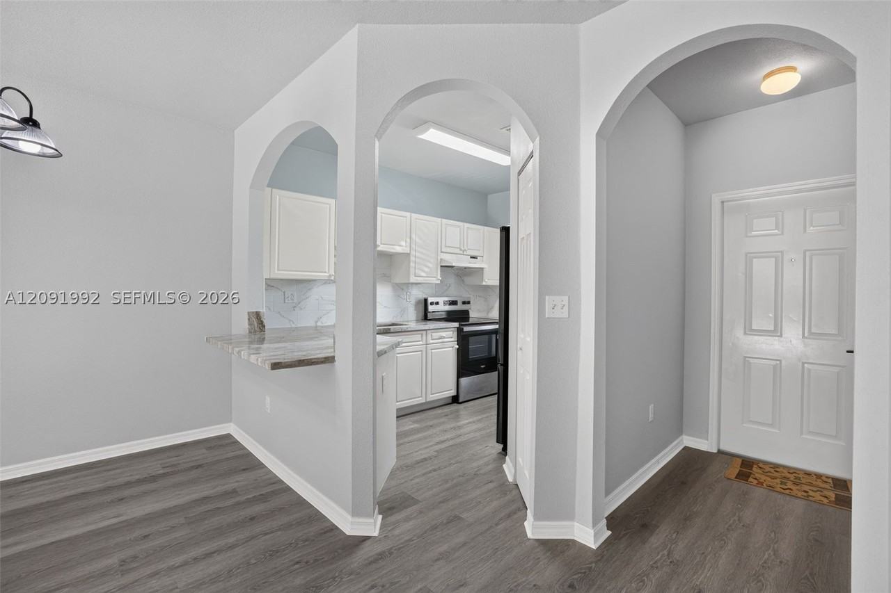 751 Se 2nd St #751 - Photo 5 of 34