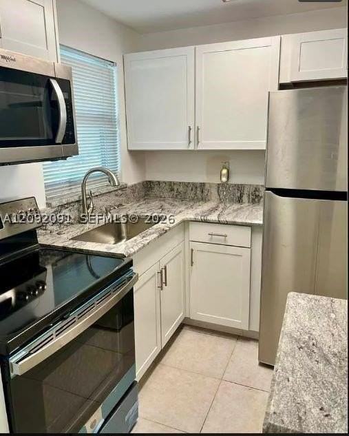 1116 Lake Ter #205 - Photo 4 of 21