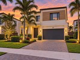featured image of 336 Ne 210th Way
