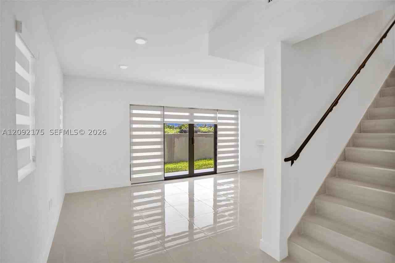 1135 Nw 1st St #1135 - Photo 3 of 50