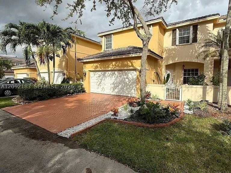 5543 Nw 112th Pl - Photo 3 of 12