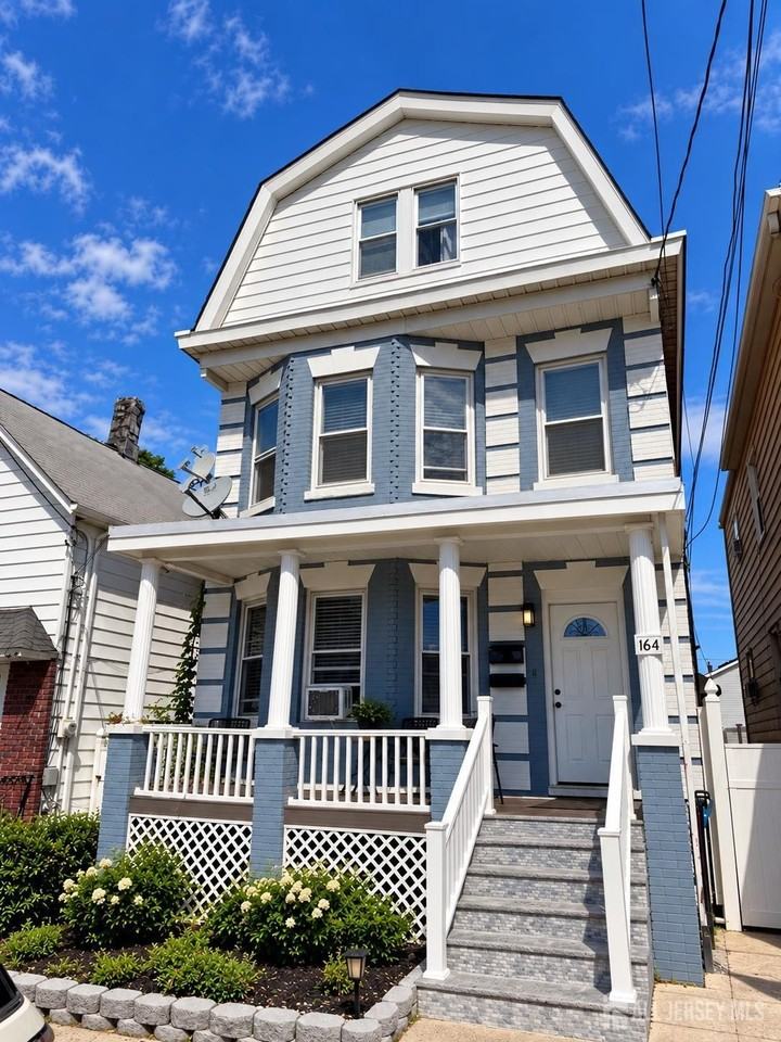 164 Lynd St #2 - Photo 2 of 18