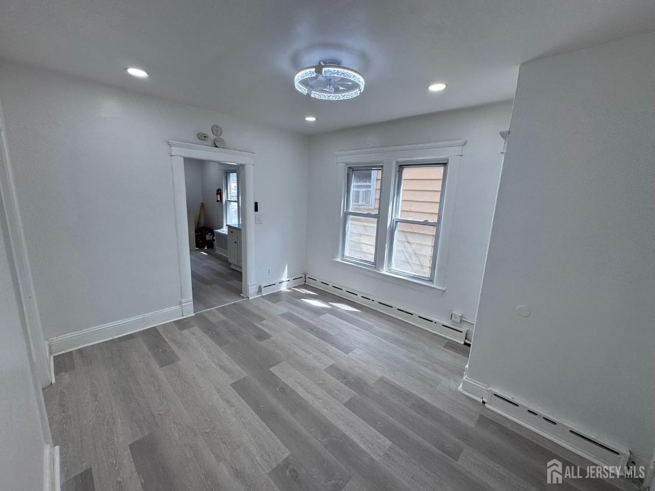 164 Lynd St #2 - Photo 4 of 18
