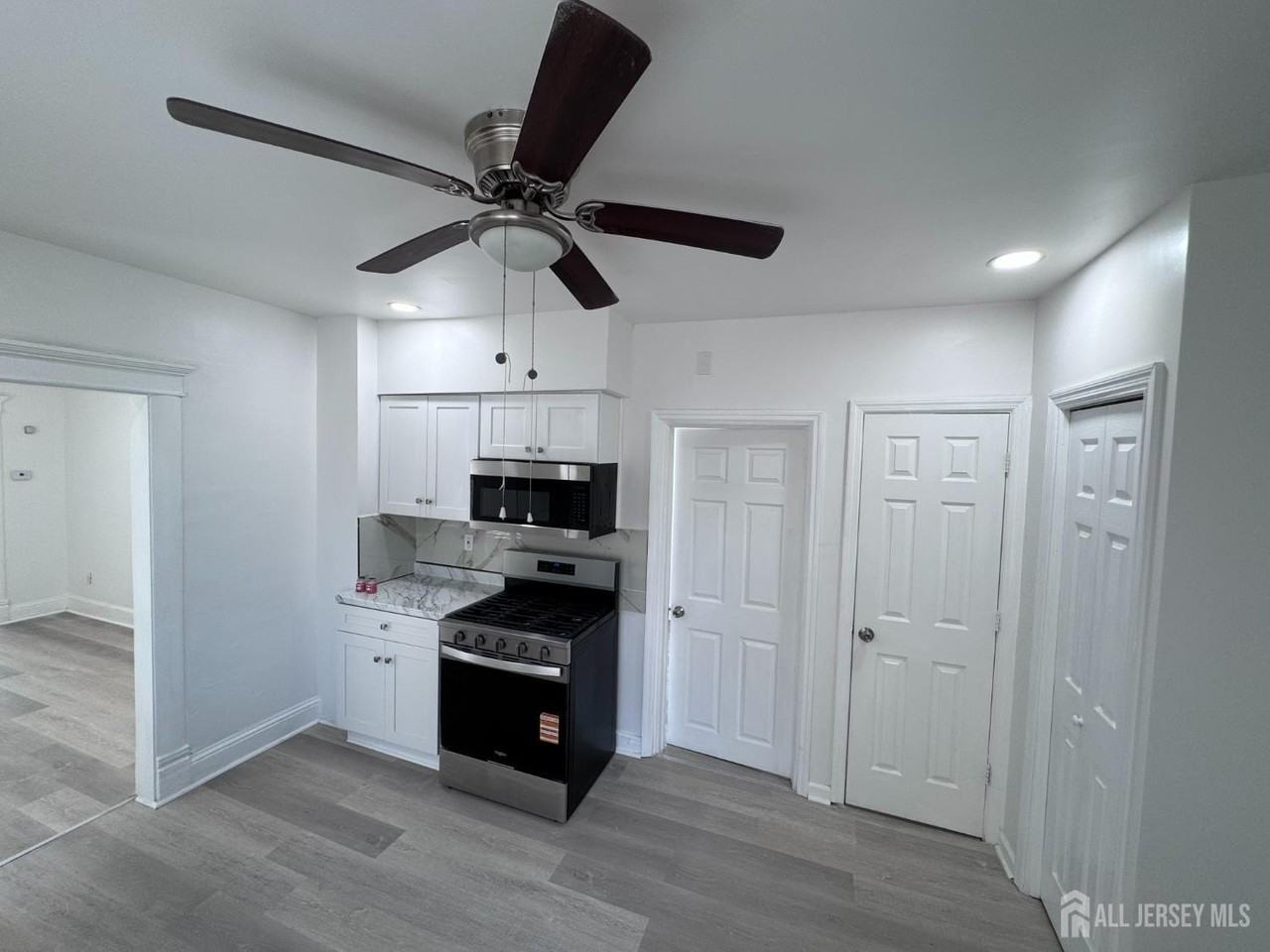 164 Lynd St #2 - Photo 5 of 18