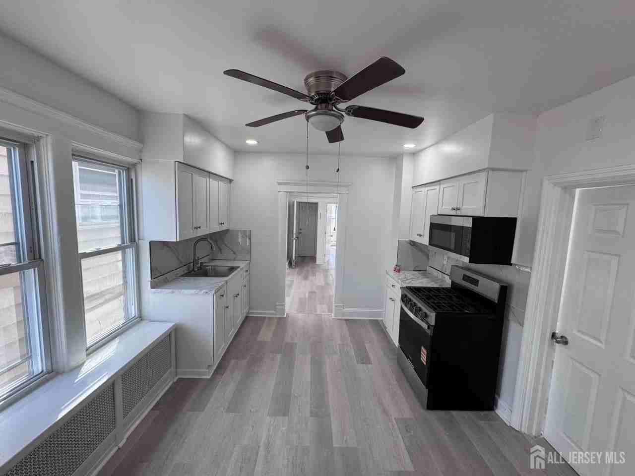 164 Lynd St #2 - Photo 6 of 18