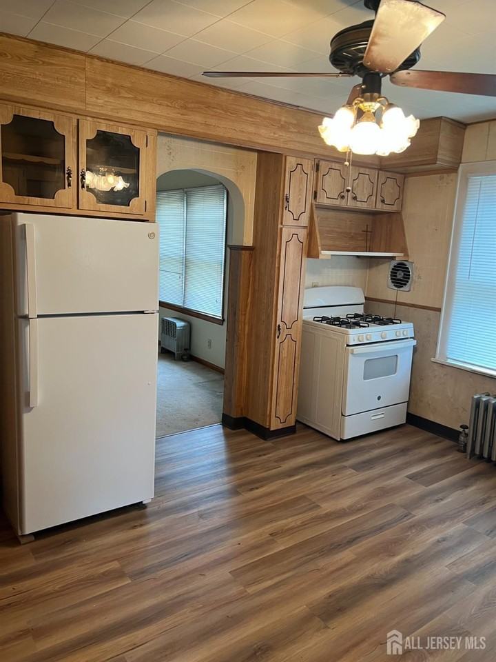 21 Pulaski Ave - Photo 3 of 10