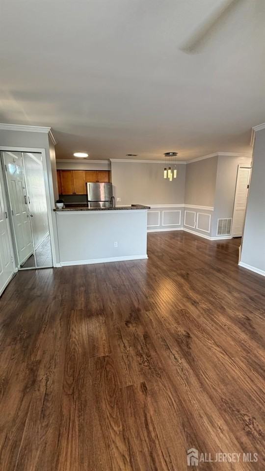 338 Cozzens Ct - Photo 3 of 15