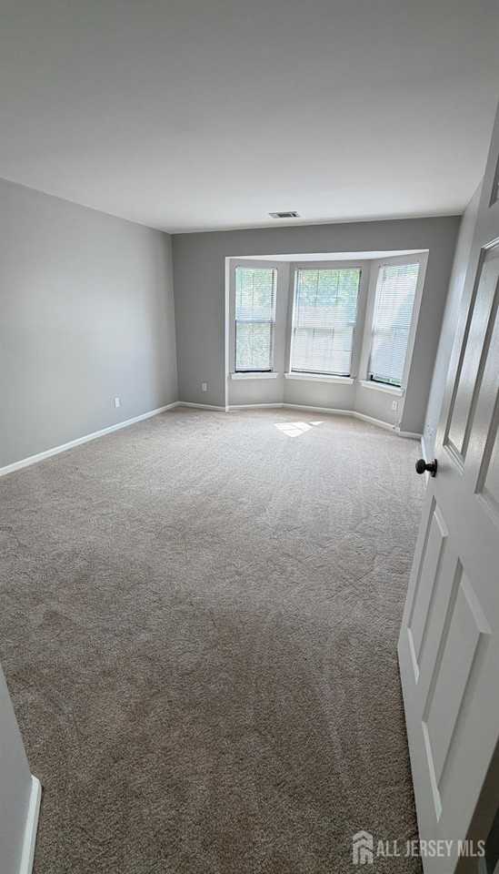 338 Cozzens Ct - Photo 7 of 15