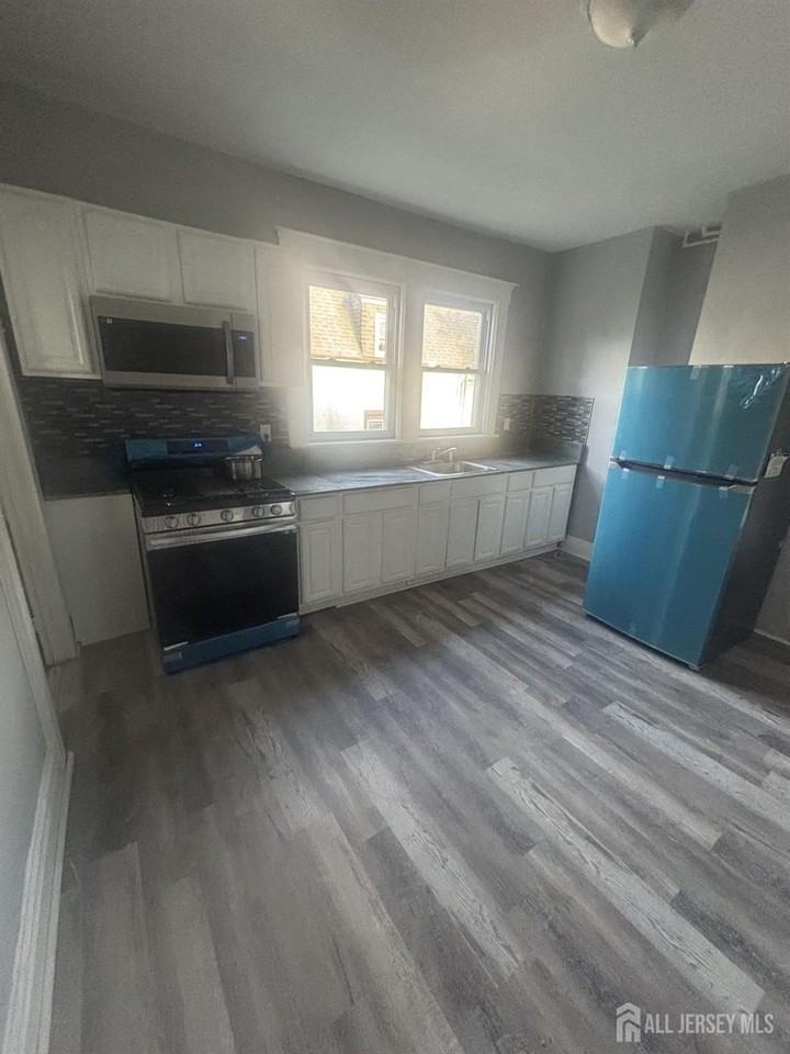 29 Irving Ave #31 - Photo 4 of 14