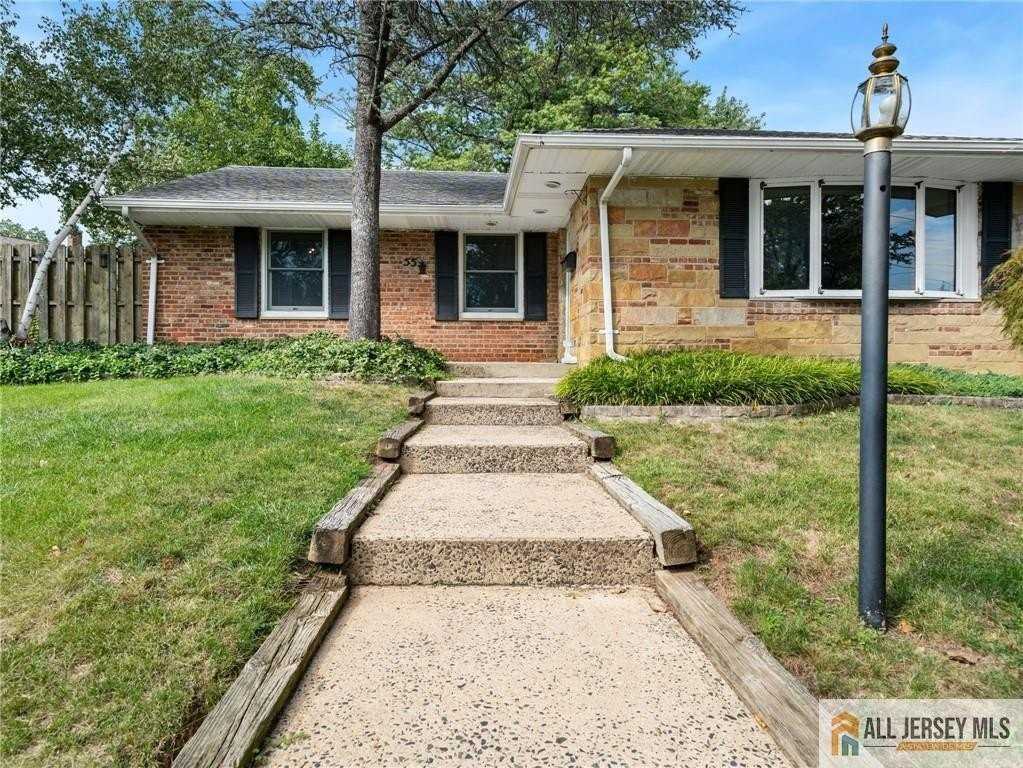 55 Gurley Rd - Photo 2 of 32