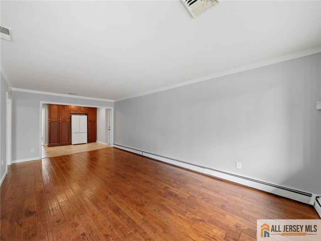 55 Gurley Rd - Photo 5 of 32