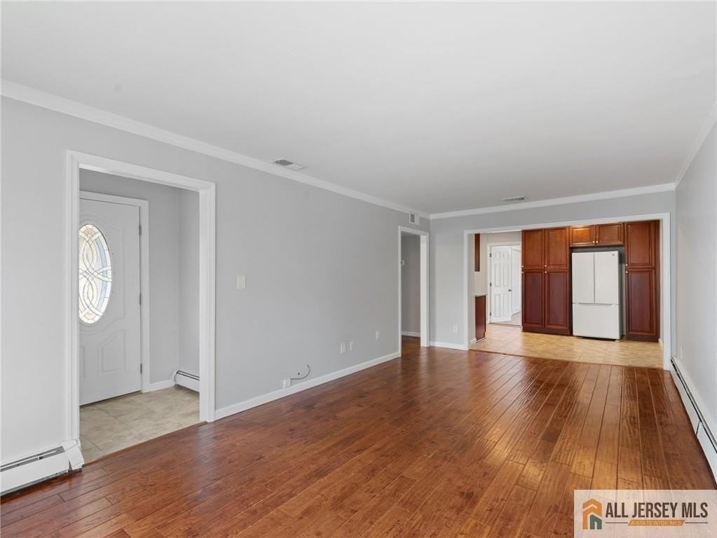 55 Gurley Rd - Photo 6 of 32