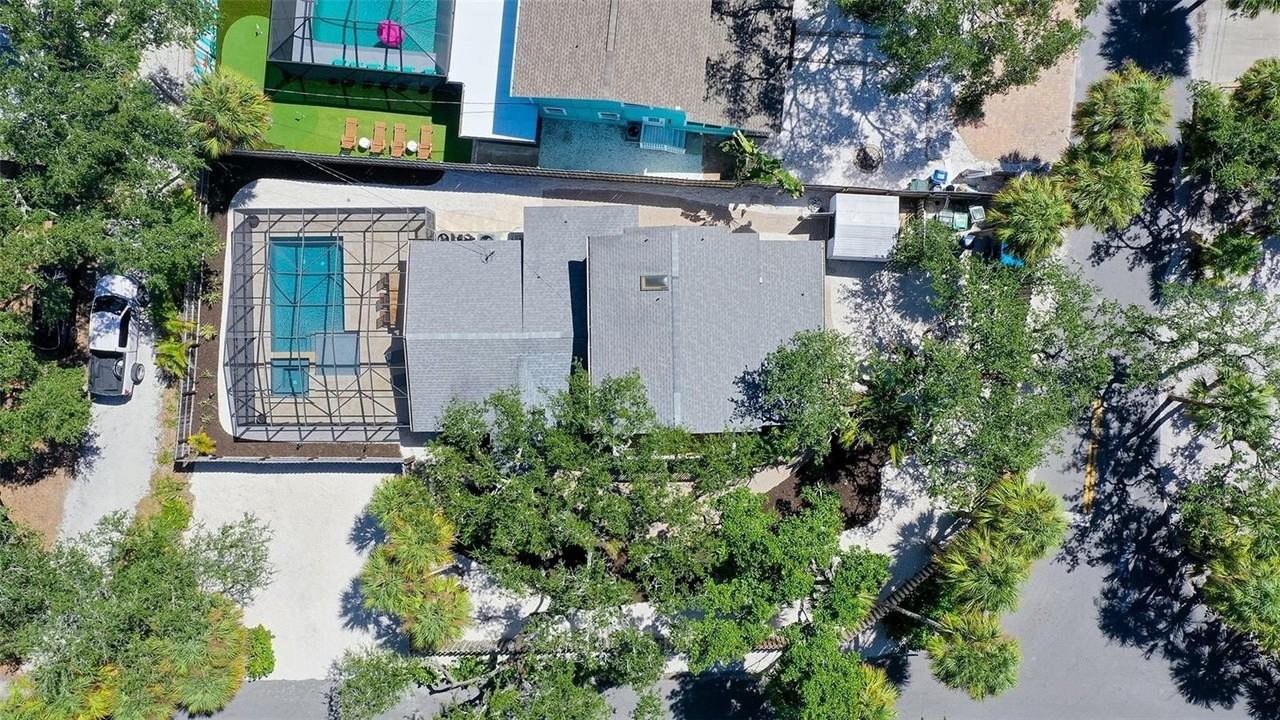5151 Saint Albans Ave - Photo 5 of 50