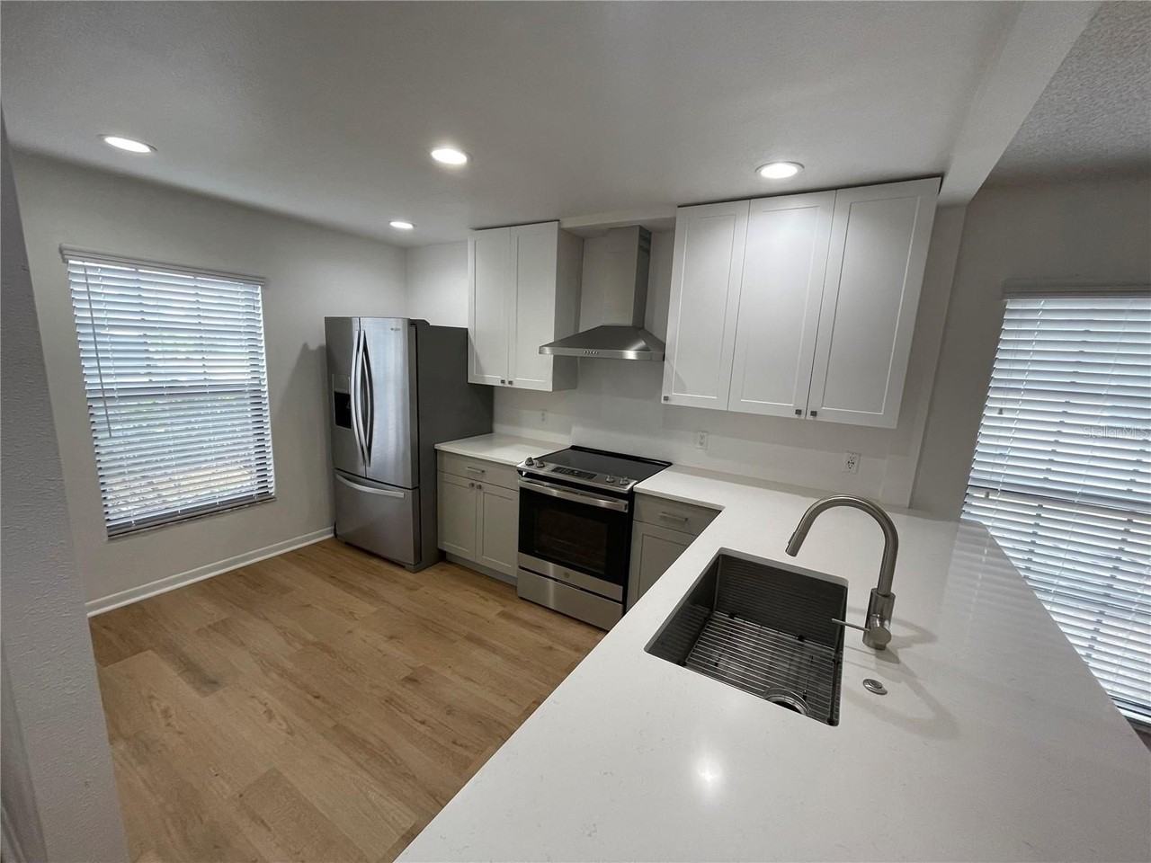 2132 Jo An Dr - Photo 4 of 21