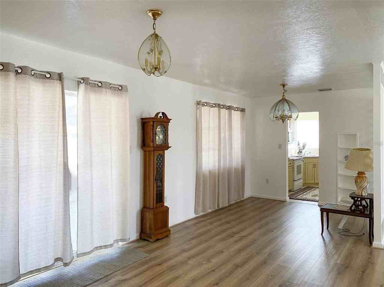 22239 Midway Blvd - Photo 3 of 13