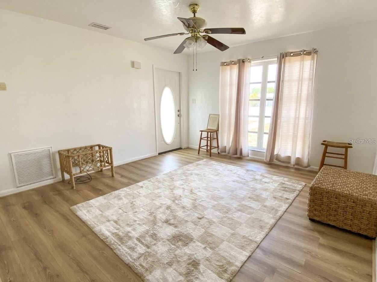 22239 Midway Blvd - Photo 4 of 13