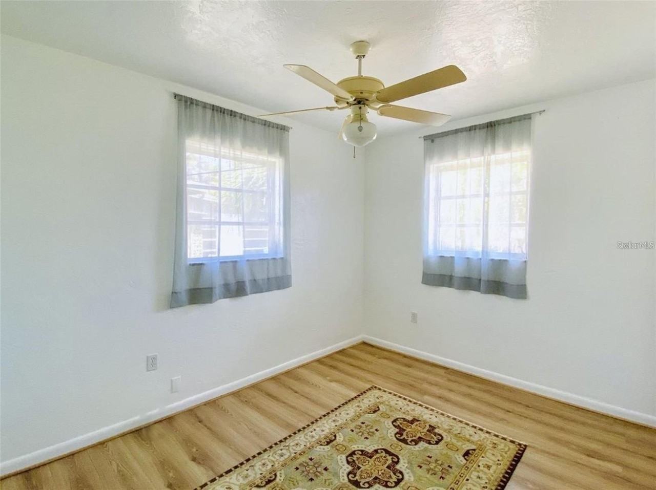 22239 Midway Blvd - Photo 5 of 13