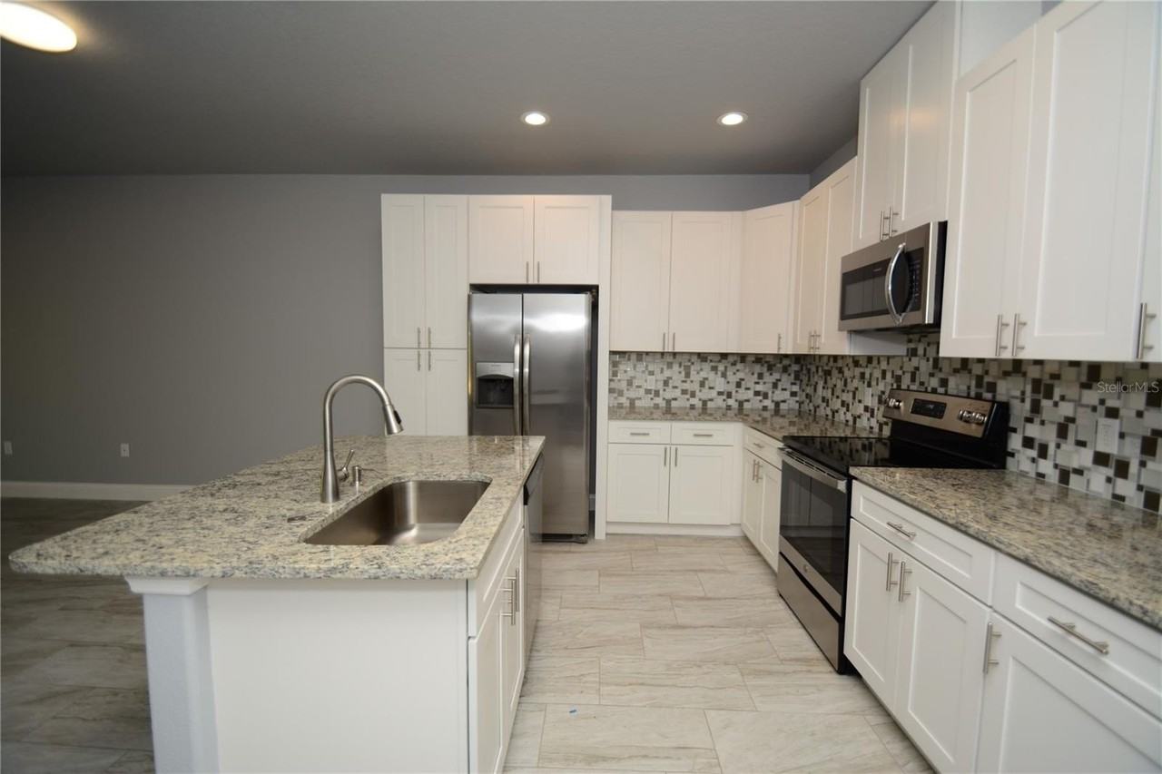 25 Rosepetal Ln #A - Photo 3 of 21