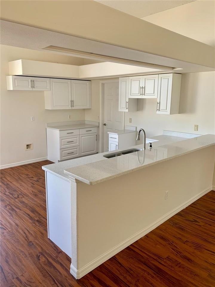 16400 Coopers Hawk Ave - Photo 3 of 9