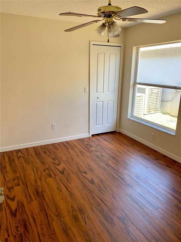16400 Coopers Hawk Ave - Photo 6 of 9