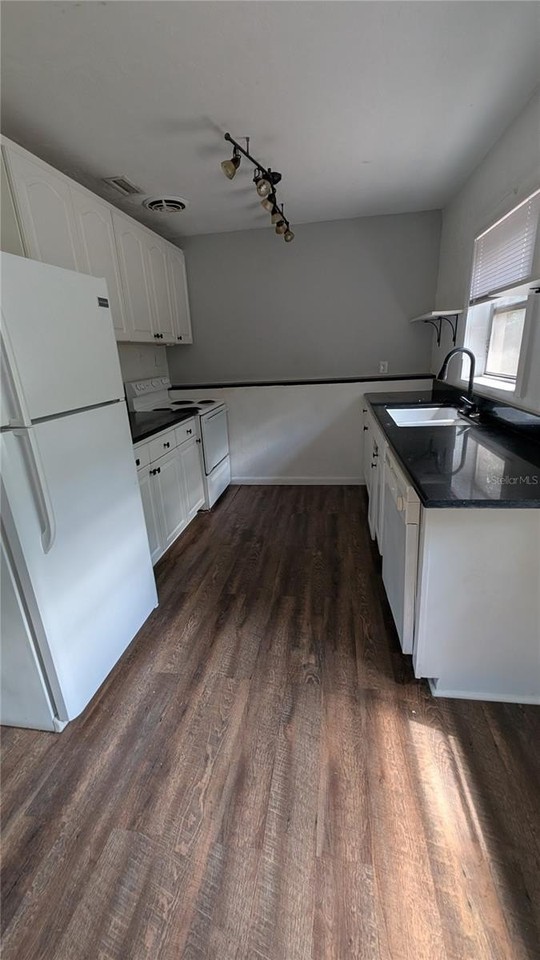 3219 Nw 12th St - Photo 5 of 7