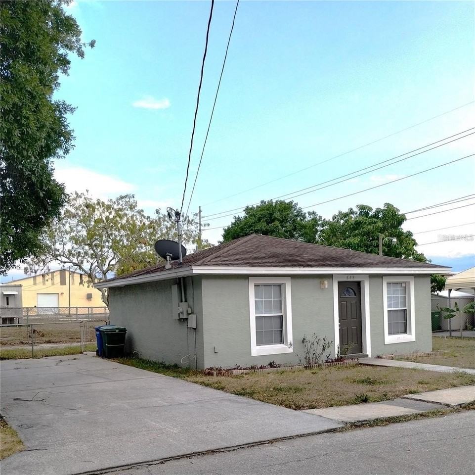 648 Avenue P Sw - Photo 2 of 7