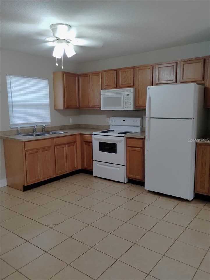 648 Avenue P Sw - Photo 4 of 7