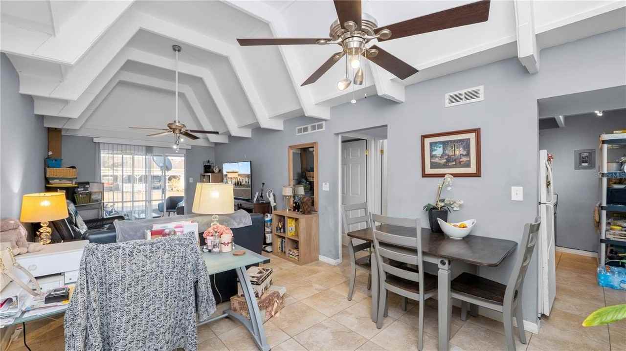 4311 Club Cir - Photo 5 of 38