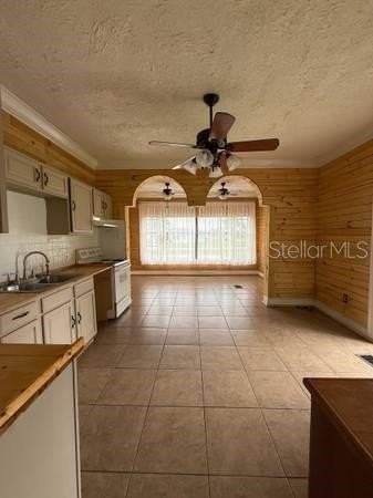 375 W Bay Ave - Photo 6 of 19