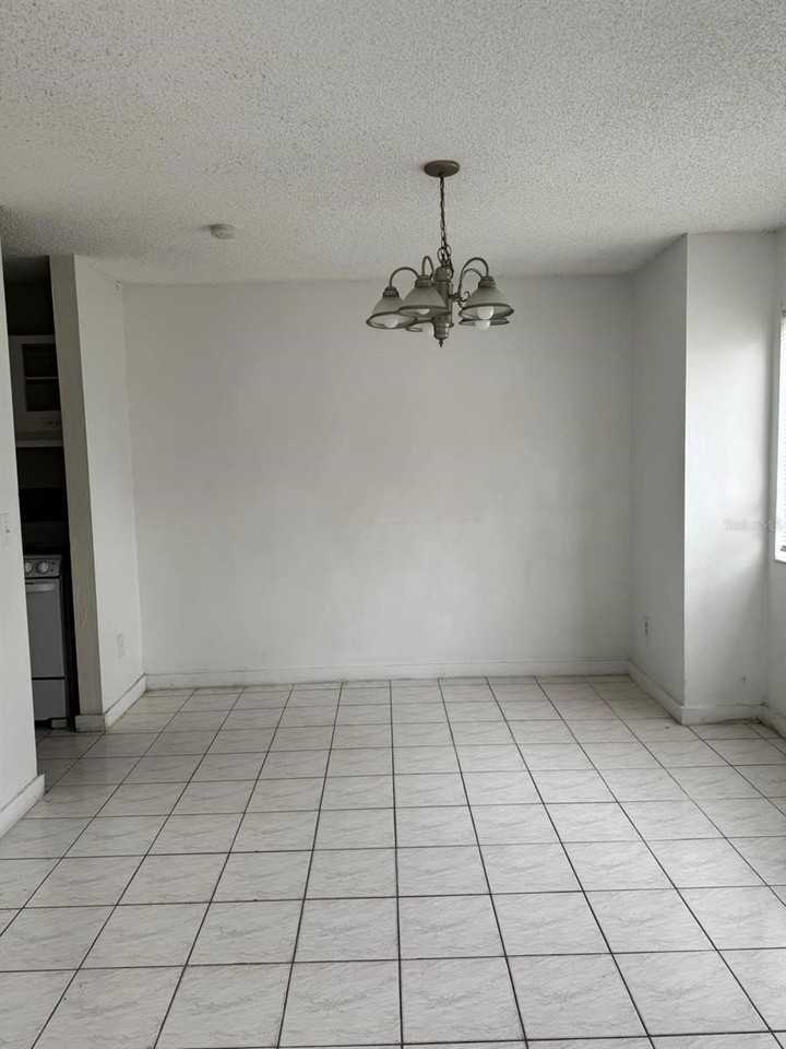 2336 Huntington Green Ct #90 - Photo 3 of 22