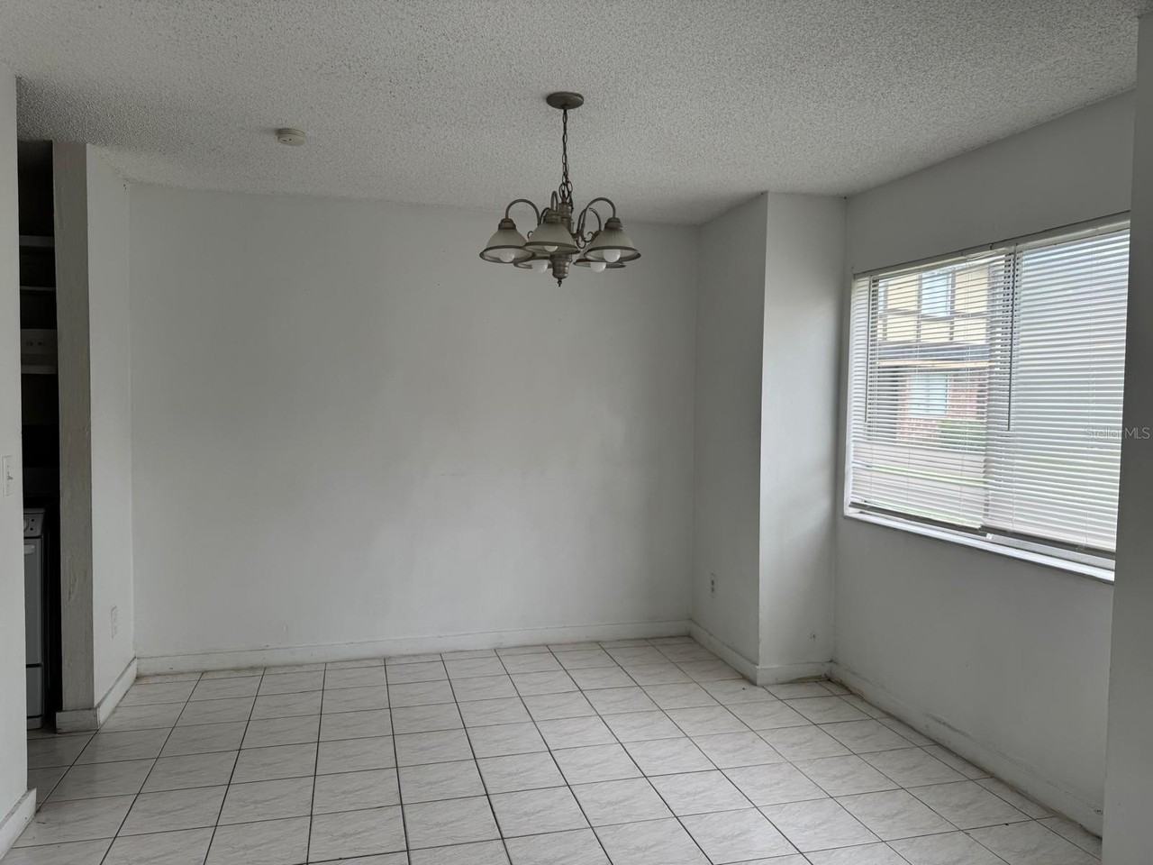 2336 Huntington Green Ct #90 - Photo 4 of 22