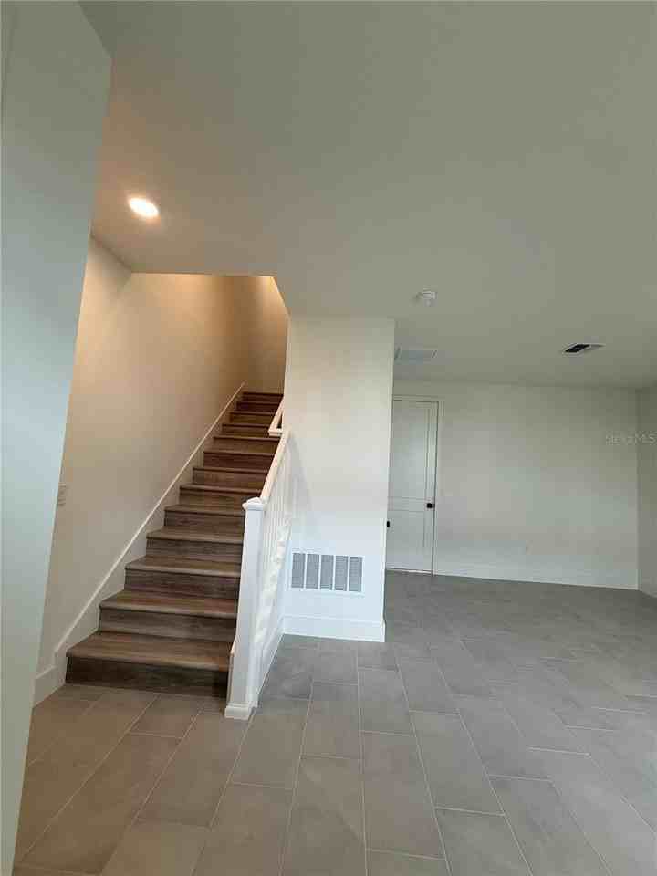 15039 Groveside Rd - Photo 3 of 41