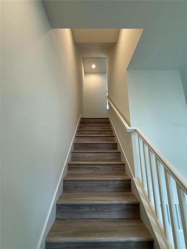 15039 Groveside Rd - Photo 4 of 41