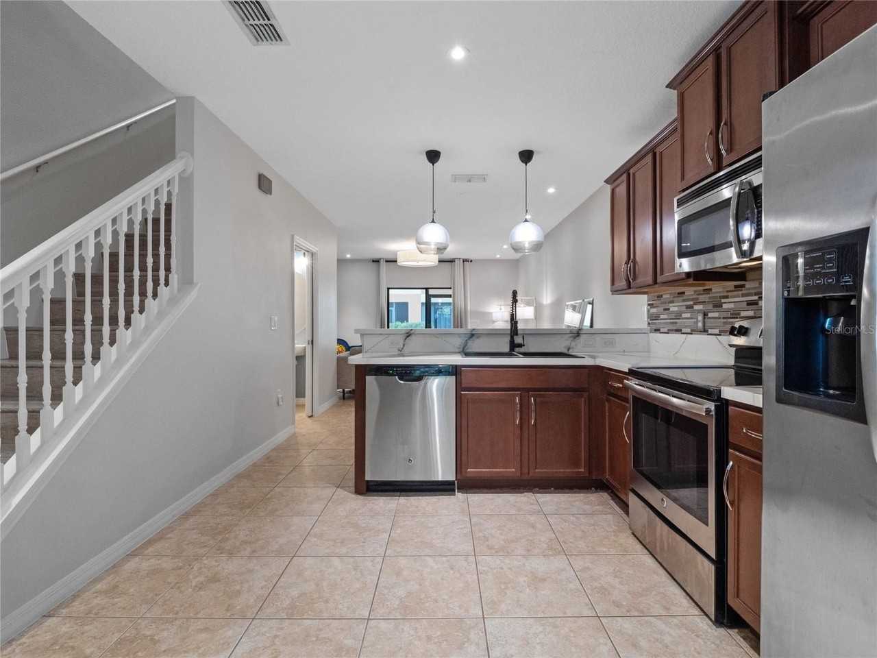 2240 Trillium Park Ln - Photo 2 of 29